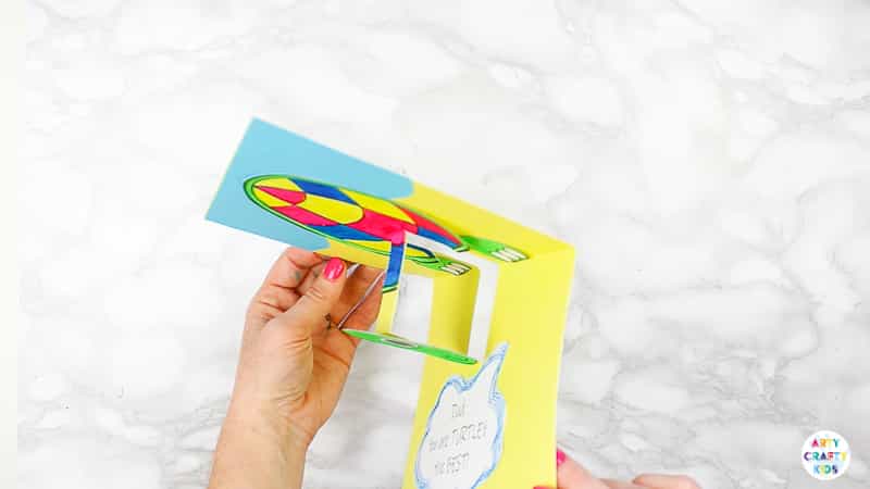 How to Make a Turtle Pop Up Card for Father's Day  - a super easy father's day craf t for kids to make this Father's Day #artycraftykids #fathersday #kidscrafts