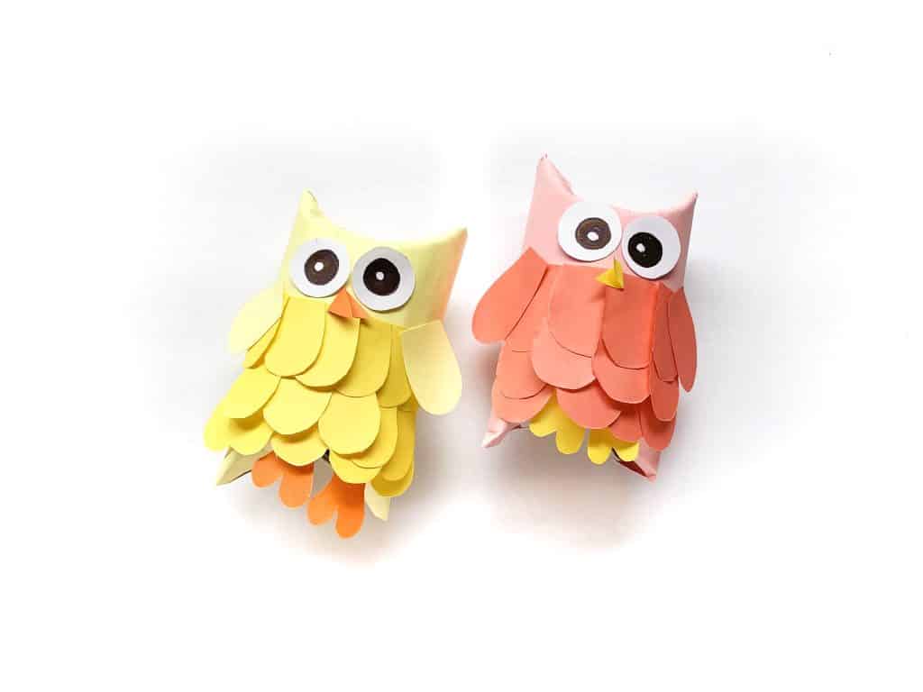 Arty Crafty Kids | Toilet Paper Roll Owls for kids to make this Autumn. A sweet Autumn craft for kids using recycled materials.