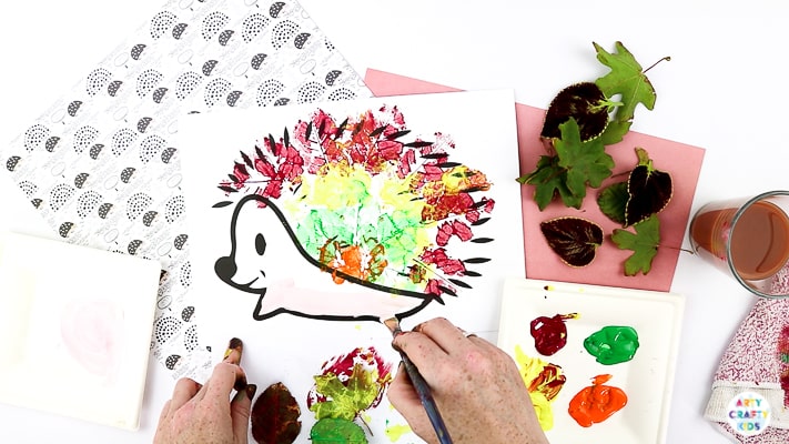 Arty Crafty Kids | Hedgehog Fall Leaf Craft - An easy fall craft for kids that explores Autumn leaf printing.  The Craft can be completed with a printable hedgehog template.
