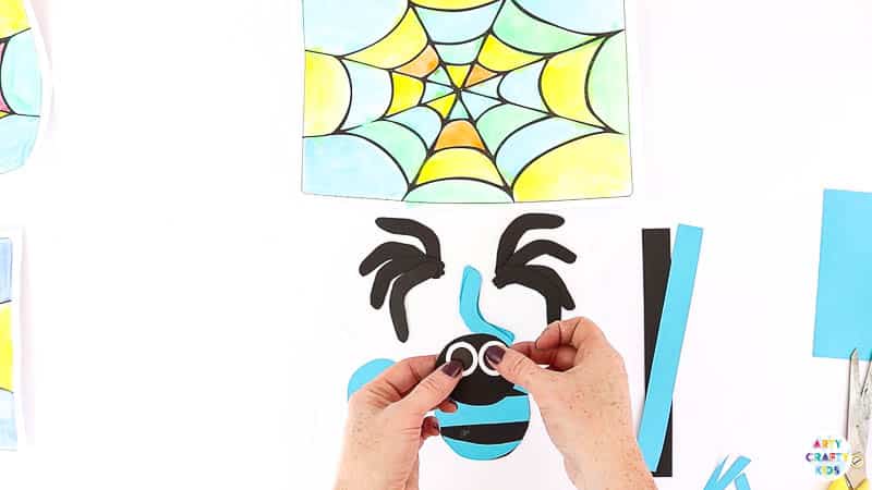 Bobble Halloween Spider Craft for Kids to make. A fun and engaging craft that's great for fine motor skills. The perfect Halloween craft for kids who prefer fun, not spooky.