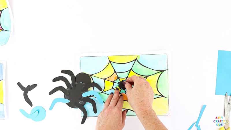 Bobble Halloween Spider Craft for Kids to make. A fun and engaging craft that's great for fine motor skills. The perfect Halloween craft for kids who prefer fun, not spooky.