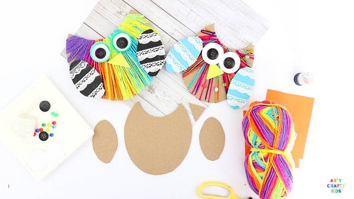 Yarn Wrapped Owl Craft for kids to make with recycled materials. A great fine motor activity for preschoolers and children in kindergarten and early years education.