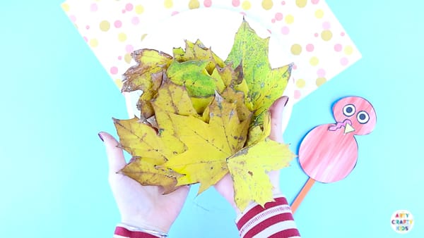 Arty Crafty Kids | Paper Plate Leaf Turkey Craft for kids.  An easy craft for Thanksgiving.