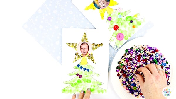 Photo Christmas Tree Card for kids to make | A fun and easy Christmas craft for kids with a personal touch. Add a photo and fingerprints to create a special Christmas keepsake.