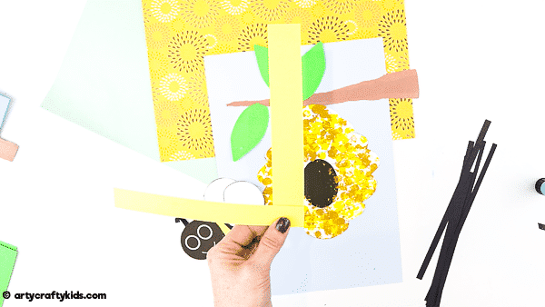 Bobble Bee Paper Craft for Kids | An engaging, fun and easy Spring Craft that kids will love! Use our printable templates to create a bee that buzzes and bounces around its beehive.