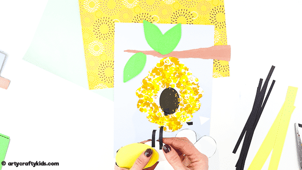 Bobble Bee Paper Craft for Kids | An engaging, fun and easy Spring Craft that kids will love! Use our printable templates to create a bee that buzzes and bounces around its beehive.