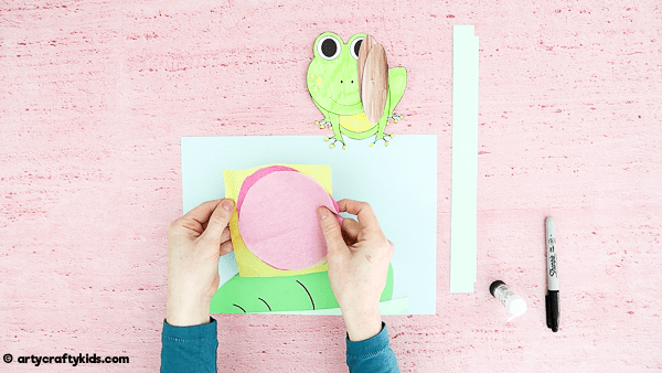 A fun, engaging and easy spring craft for kids: Bobble Head Paper Frog Craft. Incorporate this cute froggy craft into a life cycle of a frog lesson or activity or use it for a Spring display board at school. Download the drop template to get started!