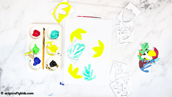 Easy Matisse Art Project for Kids: The project can be adapted or extended to suit children of all ages (and any adults needing an outlet for some self-expression!) and helps them to explore colour and shape in a really fun, free and spontaneous way. 