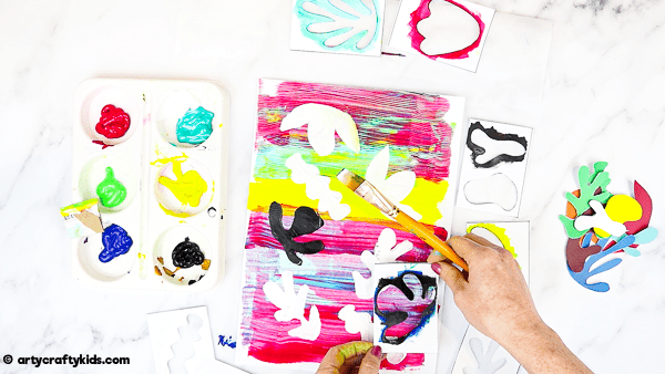 Easy Matisse Art Project for Kids: The project can be adapted or extended to suit children of all ages (and any adults needing an outlet for some self-expression!) and helps them to explore colour and shape in a really fun, free and spontaneous way.