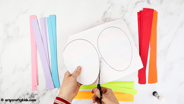 This easy rainbow Easter egg craft is perfect for keeping toddlers and preschoolers busy this Easter. Download the free Easter egg template to get started.