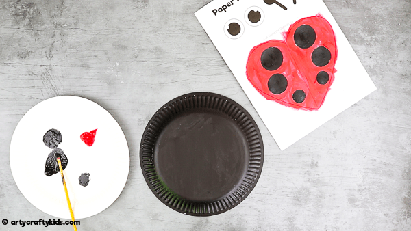 Paper Plate Ladybug Craft for Kids to make. Easy Spring crafts for bug and mini-beast topic.