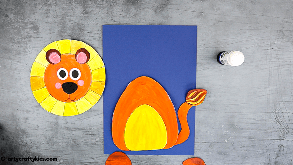 Looking for an easy animal craft to try with the kids? take a look at this super easy and fun 3D Paper Lion Craft.