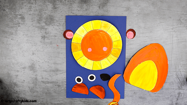 Looking for an easy animal craft to try with the kids? take a look at this super easy and fun 3D Paper Lion Craft.