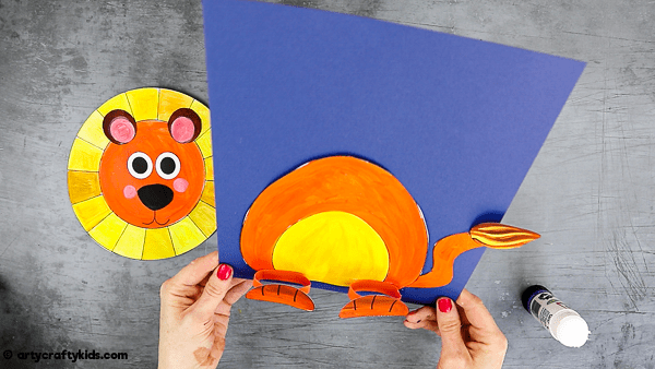 Looking for an easy animal craft to try with the kids? take a look at this super easy and fun 3D Paper Lion Craft.