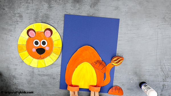 Looking for an easy animal craft to try with the kids? take a look at this super easy and fun 3D Paper Lion Craft.