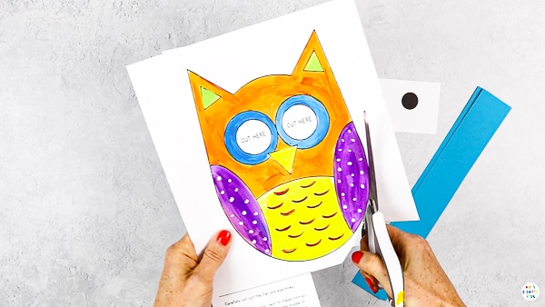 Cut out the Moving Eyes Owl Elements.
