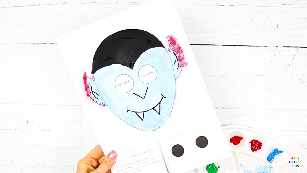 Moving Eyes Vampire Craft: A great addition to any Halloween craft session, this easy paper craft helps to strengthen little ones' fine motor skills and encourage creativity, alongside providing a big dollop of fun.