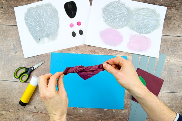 3D Koala Craft for Kids: Celebrate Australia Day with this adorable paper craft for kids - Children can play with paints to create the koalas fur; scrunch and twist tissue paper to make branches and leaves; and use 3D elements to explore depth, perspective and bounce.