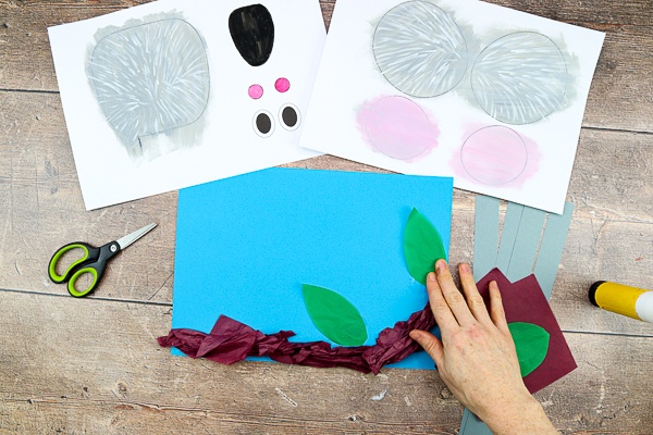 3D Koala Craft for Kids: Celebrate Australia Day with this adorable paper craft for kids - Children can play with paints to create the koalas fur; scrunch and twist tissue paper to make branches and leaves; and use 3D elements to explore depth, perspective and bounce. 