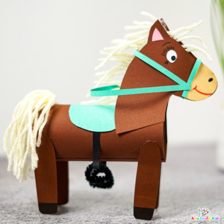 Our paper roll horse craft is easy for kids to make, and great to play with. Complete with a printable template, this craft is perfect for preschoolers and kindergartners who love horses and farm animals.