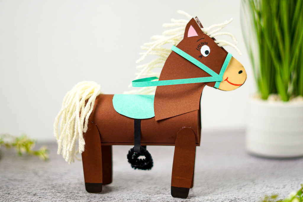 Our paper roll horse craft is easy for kids to make, and great to play with. Complete with a printable template, this craft is perfect for preschoolers and kindergartners who love horses and farm animals.