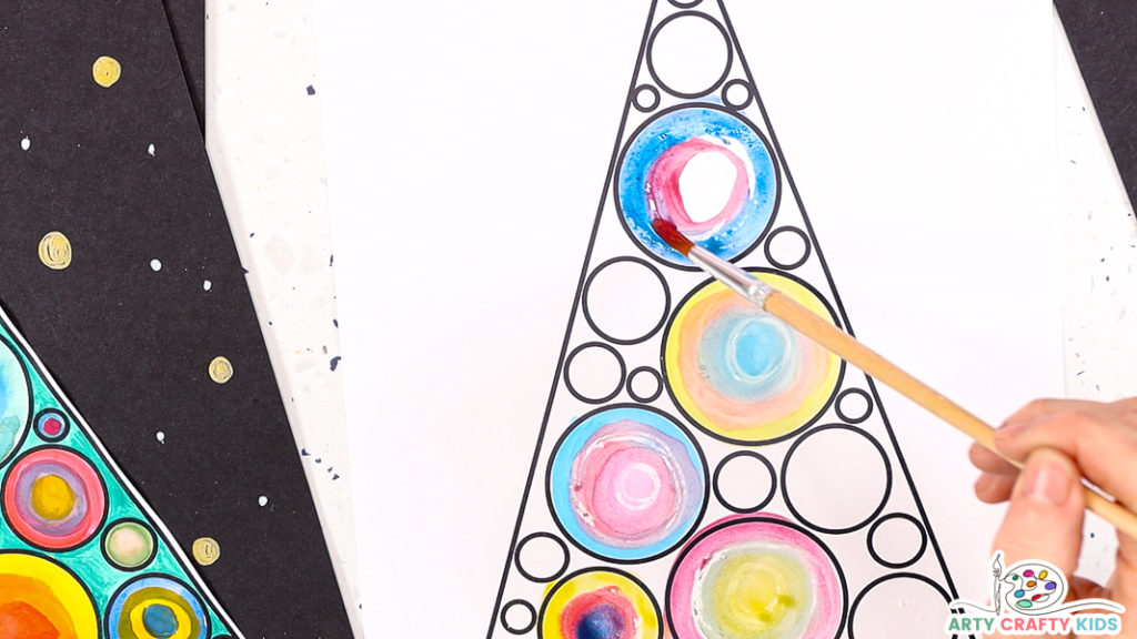 Watercolor circles within the Christmas tree template.